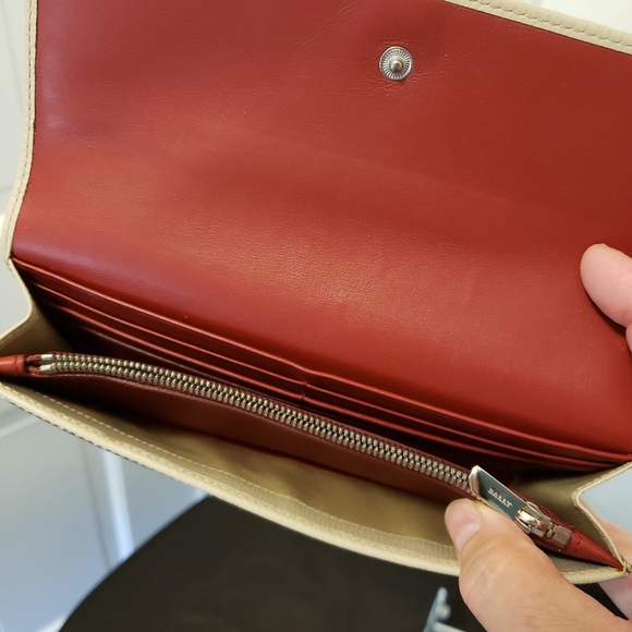 Bally Of Switzerland Saffiano Leather Bifold Wallet, Classic - Picture 7 of 10